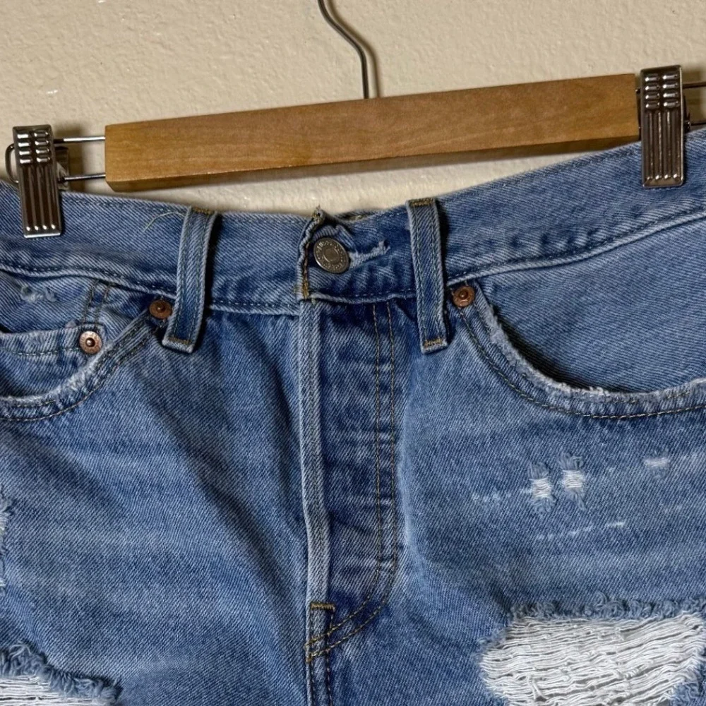 Levi's Women 501 Original Shorts 26 Blue Distressed High Rise Raw Hem Festival